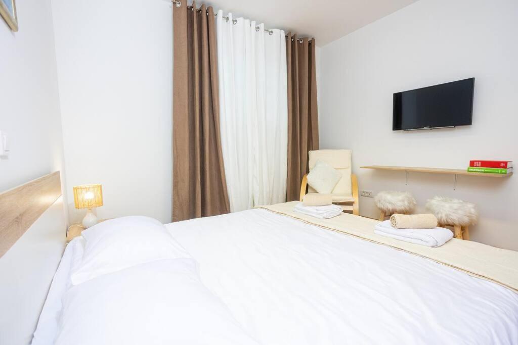 Bella Vista - Cozy Apartments With Easy Check-In And Free Parking Спліт Екстер'єр фото