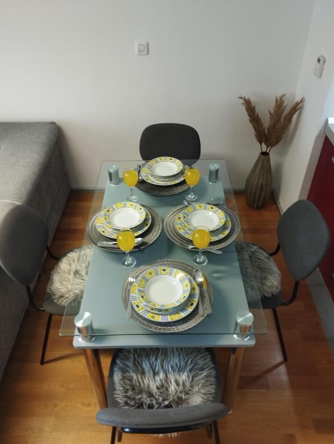 Bella Vista - Cozy Apartments With Easy Check-In And Free Parking Спліт Екстер'єр фото