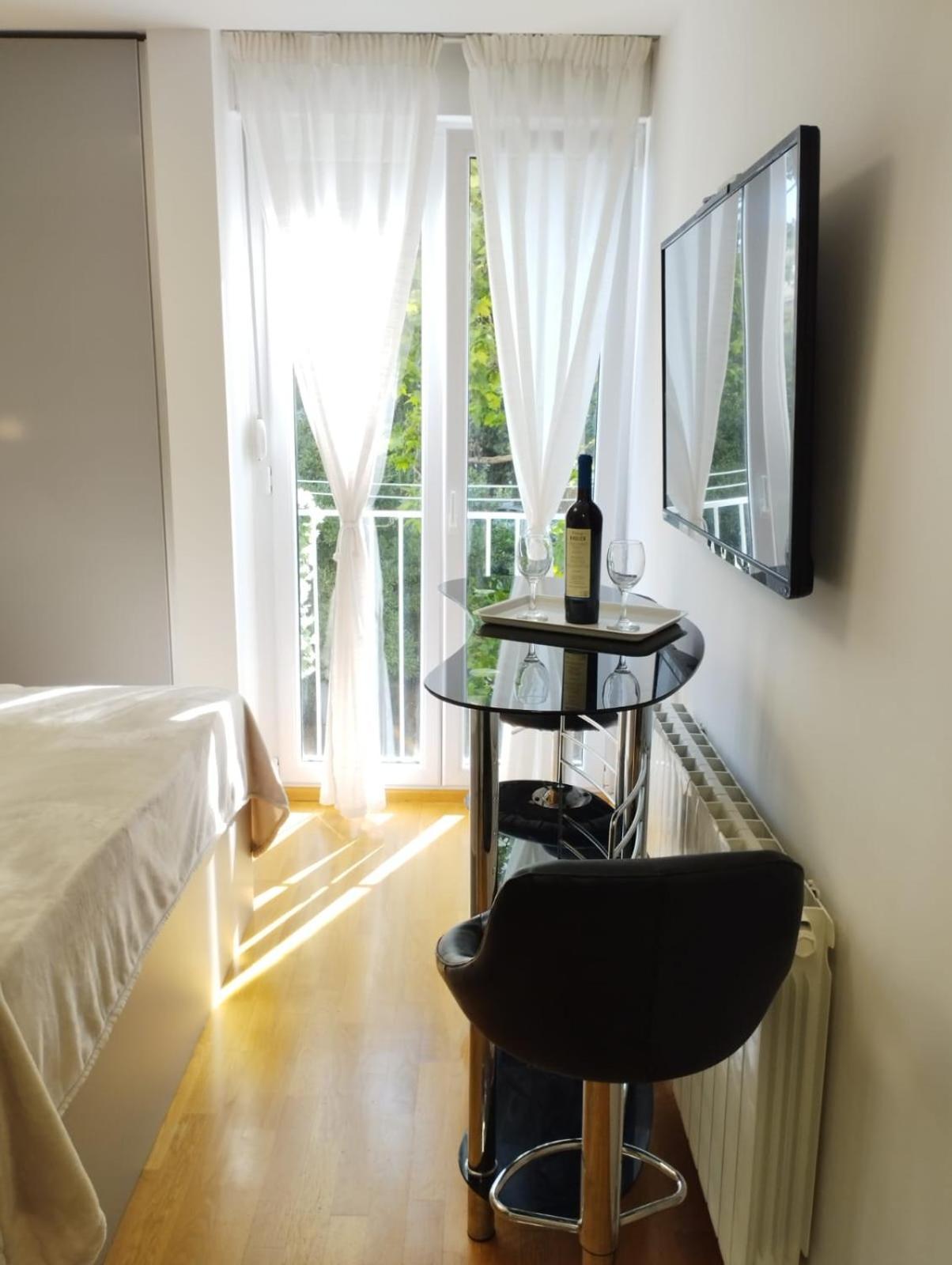 Bella Vista - Cozy Apartments With Easy Check-In And Free Parking Спліт Екстер'єр фото